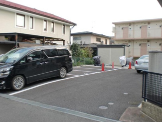 【駐車場】