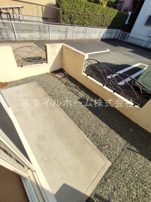 【庭】 | ロイヤルコート小鷹野Ａ