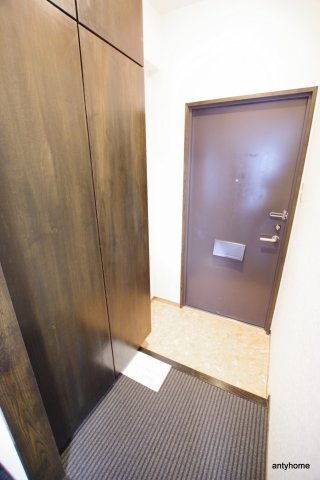 ミールズ新大阪　仲介手数料無料の玄関