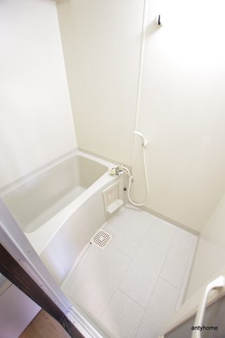 ミールズ新大阪　仲介手数料無料の浴室