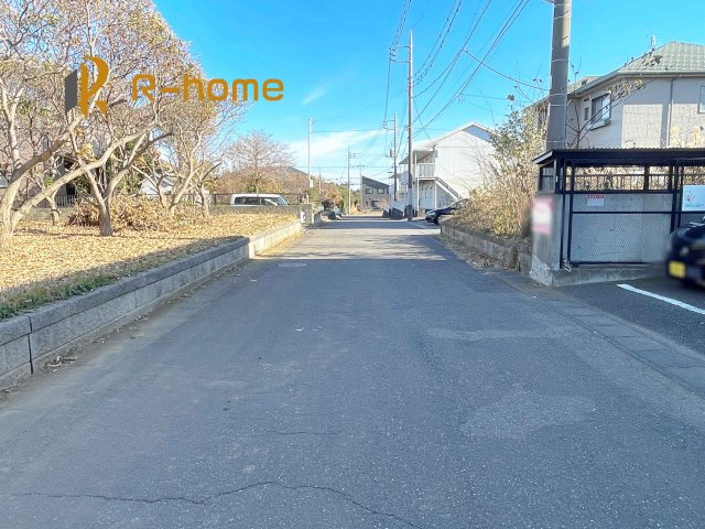 土浦市木田余東台I　新築戸建て　3号棟の前面道路含む現地写真|『今から見たい！』大歓迎です♪
お気軽にＲ－ｈomeまでお問い合わせください。