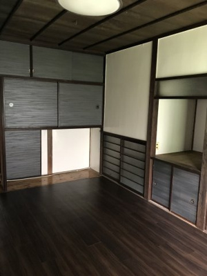 【寝室】 | 新座栄３丁目戸建 | 収納たっぷりの洋室