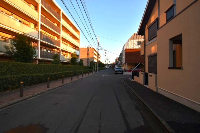 世田谷区桜1丁目・売地の前面道路含む現地写真
