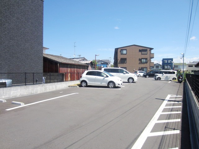 【駐車場】