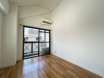 【洋室】 | エレガンスハイツ駅東 | 別号室の写真になります。現況優先。