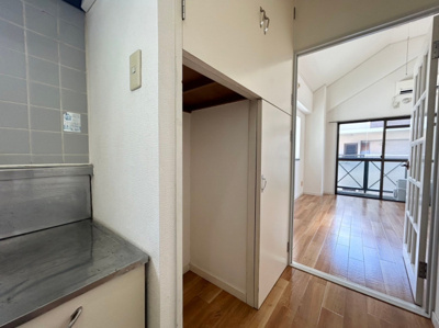 【収納】 | エレガンスハイツ駅東 | 別号室の写真になります。現況優先。