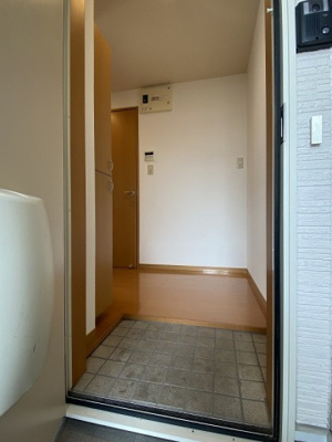 【玄関】 | ベネフィスタウン六本松2 | 別号室の写真になります。現況優先。