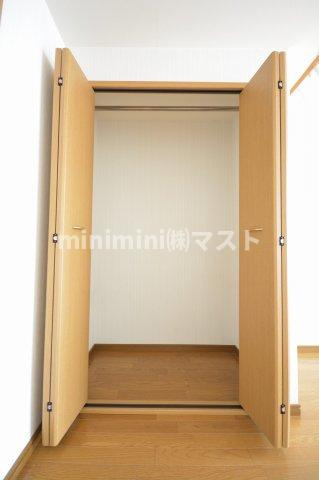 レスポワル新町の収納