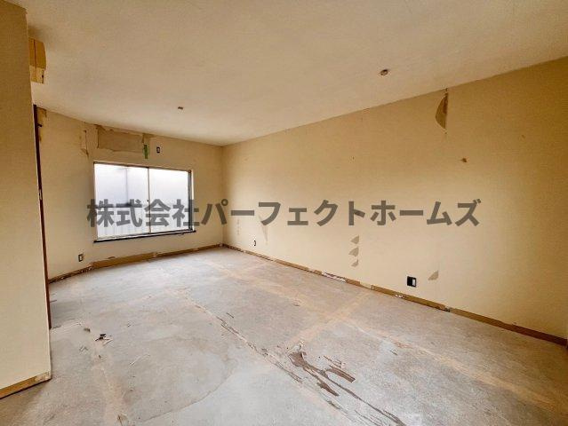 仁和寺本町BASE ガレージハウスの洋室