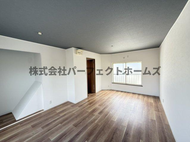 仁和寺本町BASE ガレージハウスの洋室