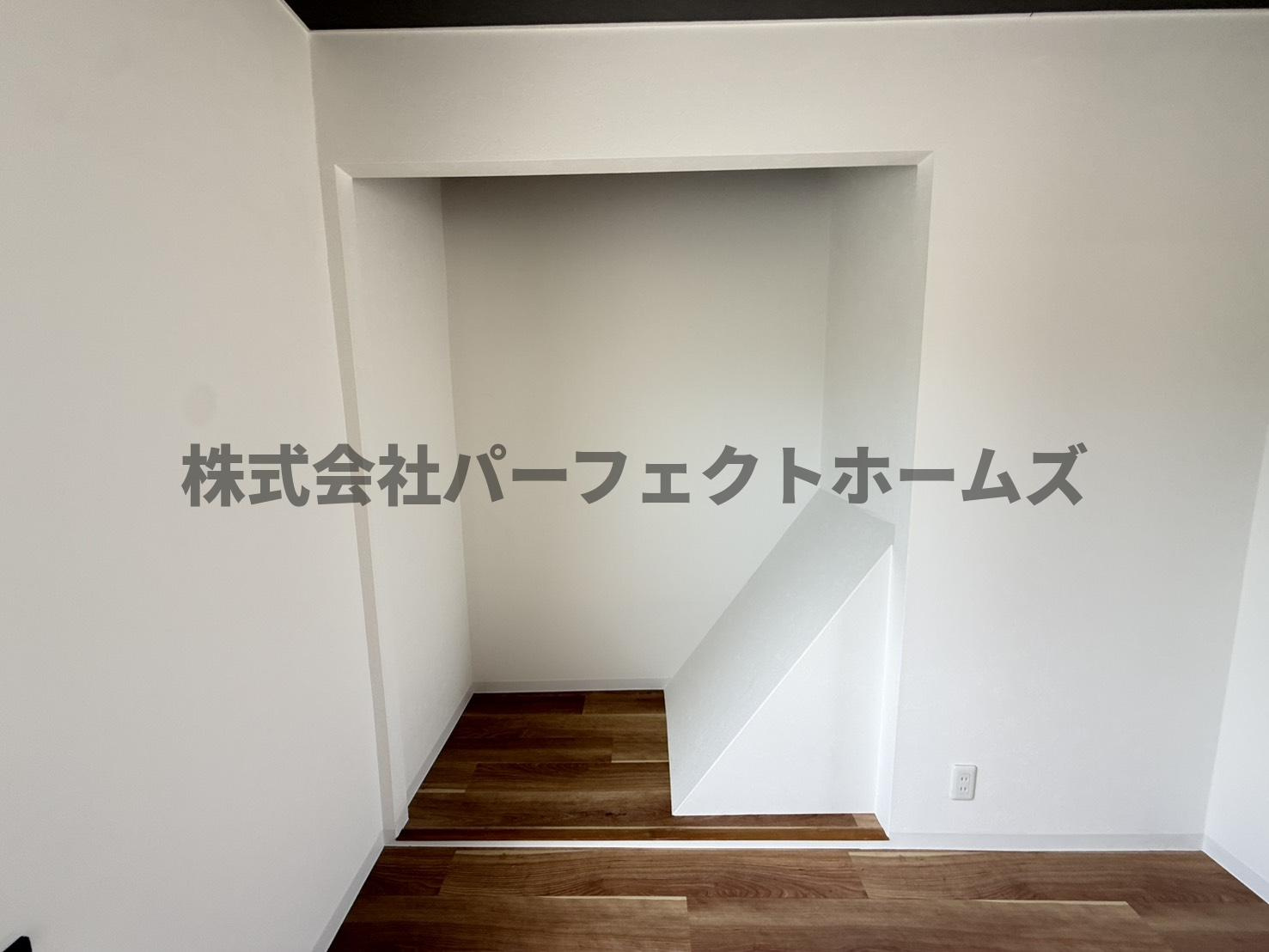 仁和寺本町BASE ガレージハウスの洋室