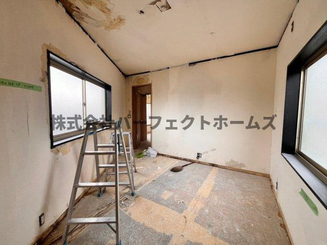 仁和寺本町BASE ガレージハウスの洋室