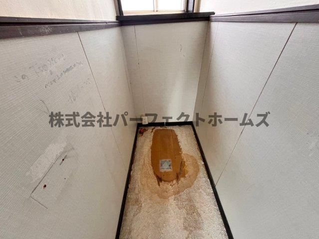 仁和寺本町BASE ガレージハウスのトイレ