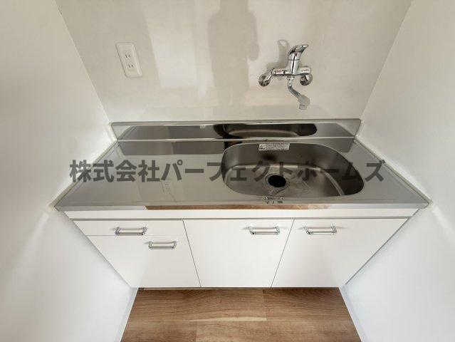 仁和寺本町BASE ガレージハウスのキッチン