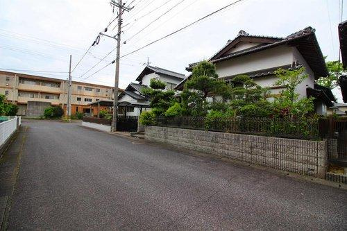 ■□錦海町2丁目中古戸建□■の前面道路含む現地写真|前道は幅員約6ｍになり、駐車時も楽々駐車可能です。