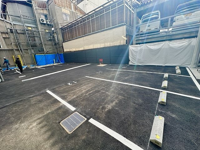 スワンズシティ大阪フルーアの駐車場