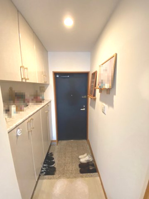 【玄関】 | Jsマンション伊岐須 | 収納もある玄関です