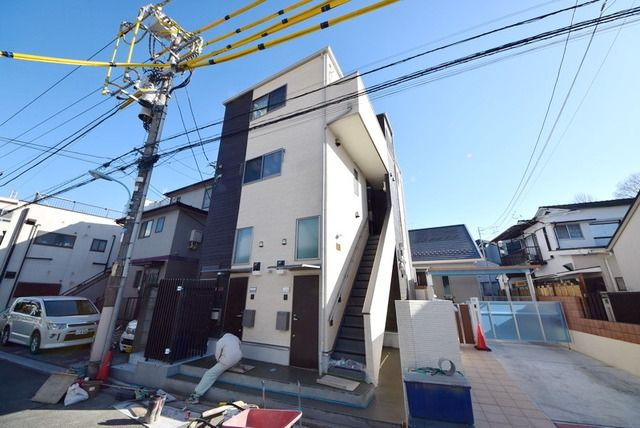 クラルテ荻窪のエントランス