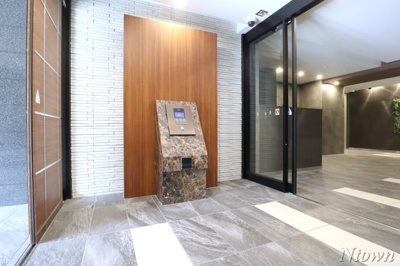 【エントランス】 | プレサンスロジェ栄三丁目 | 落ち着いたエントランスです