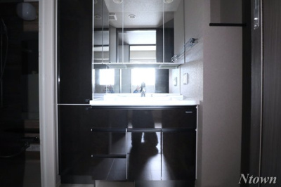 【独立洗面台】 | プレサンスロジェ栄三丁目 | 独立洗面台あり、毎朝おしゃれに忙しい女性の方におすすめです