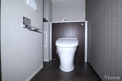 【トイレ】 | プレサンスロジェ栄三丁目 | ゆったりとした空間のトイレです
