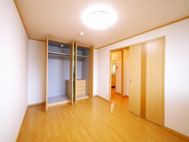 アスールの内装|きれいな洋室です