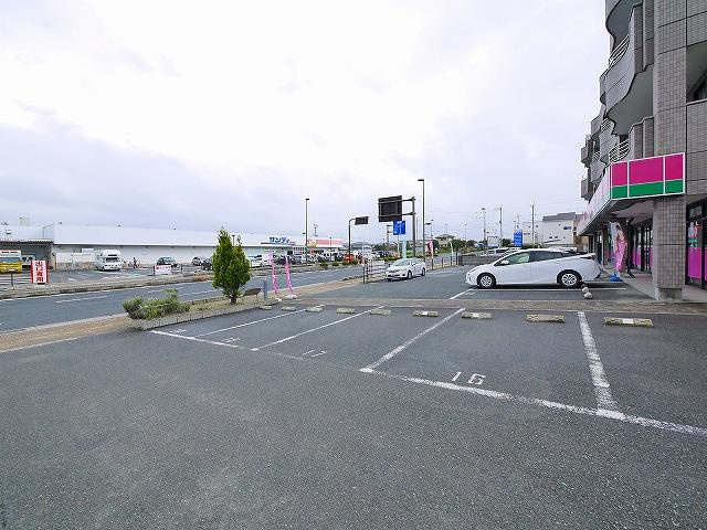 アスールの駐車場|駐車場完備です