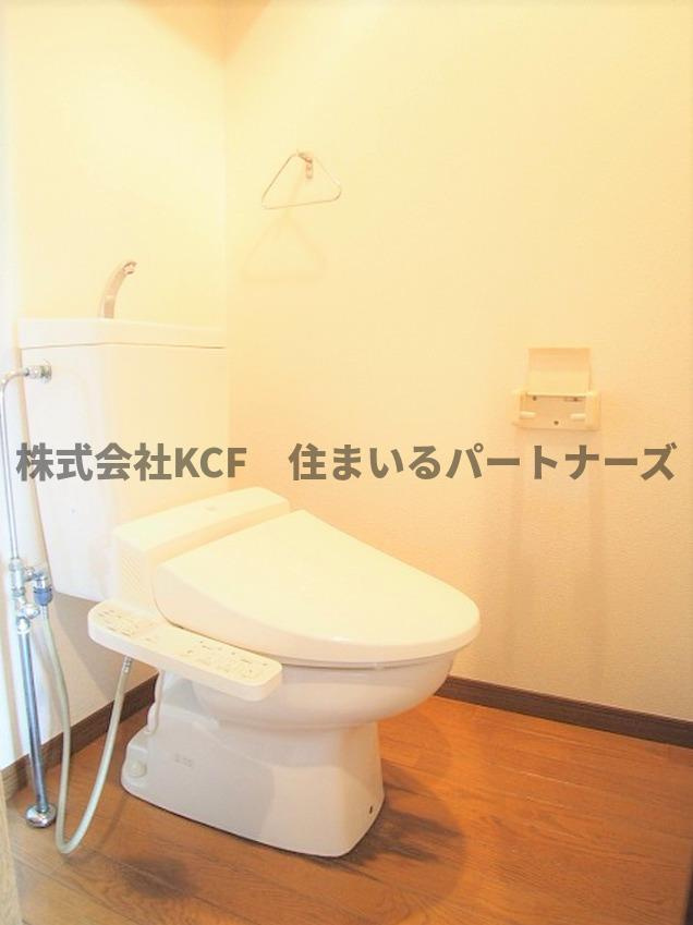 風祭ハイツのトイレ|落ち着いた色調のトイレです