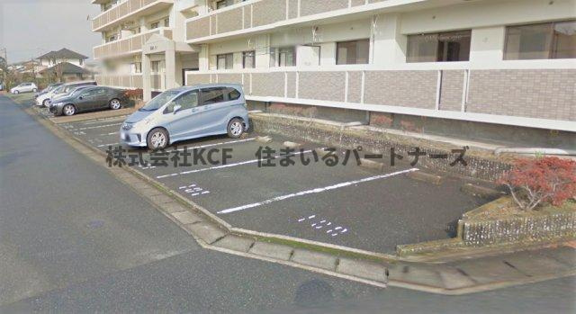 風祭ハイツの駐車場|駐車場があるので、車を買う予定の方も安心です