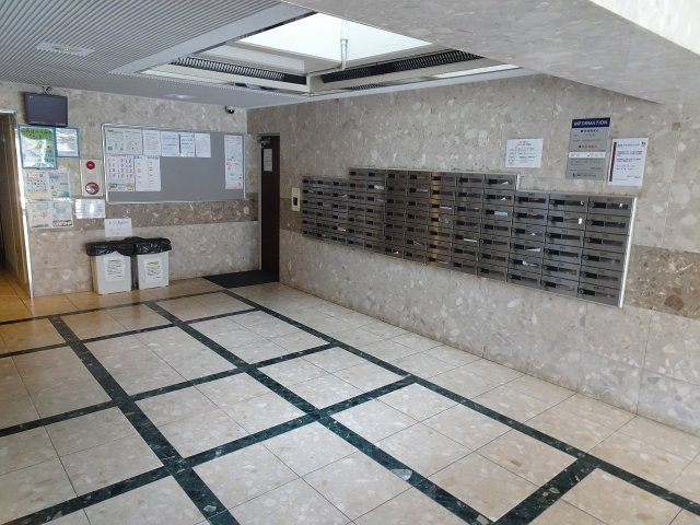 ロマネスク通町のエントランス|建物の内部です