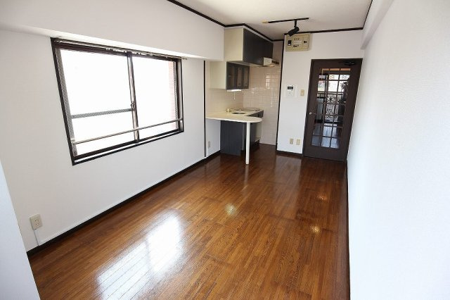 ロマネスク通町の洋室|きれいな洋室です