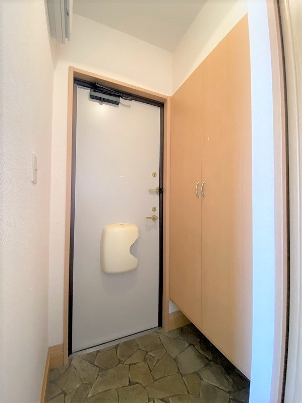 アジュールＢの玄関