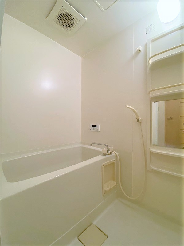 アジュールＢの浴室