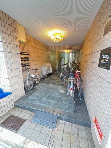 大阪市淀川区塚本４丁目の賃貸マンションのロビー