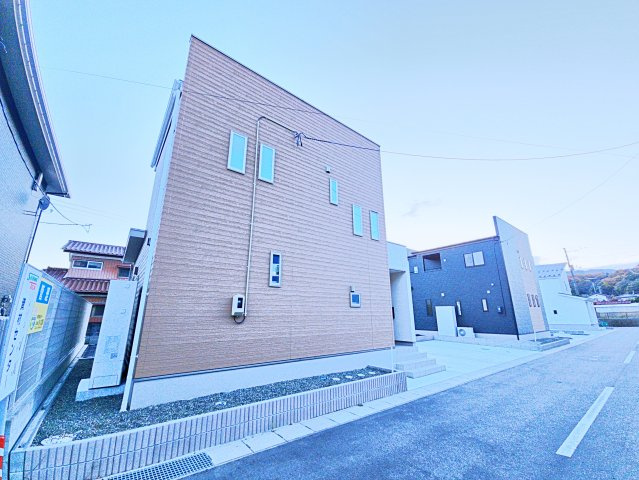 いわき市内郷内町前田　AiTOWN　全4棟の外観