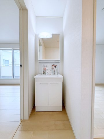 いわき市平幕ノ内　AiTOWN　全21棟の独立洗面台|2階にも独立洗面台があり、忙しい朝も快適に過ごせる便利な設計！