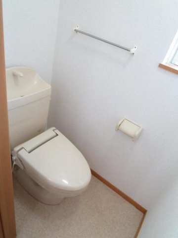 メゾン　リヴァージュのトイレ|落ち着いた色調のトイレです