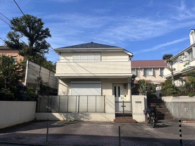 東山タウンハウスの外観