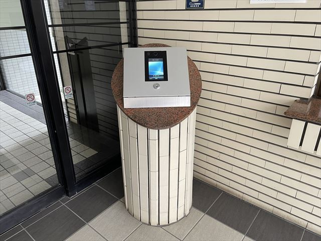 メヌエット大橋駅前のエントランス