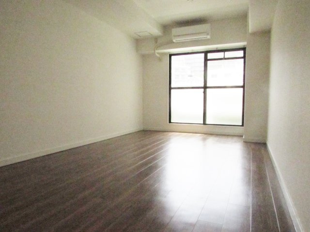 グランディア・ミ・アモーレ宝塚南口の居間・リビング