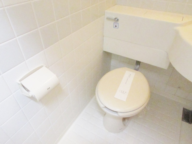 宝塚市湯本町の賃貸マンションのトイレ