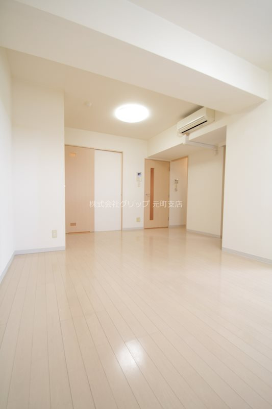 スパシエルクス横浜の居間・リビング