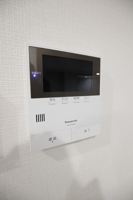 ※別室参考写真◆来訪者をしっかり確認できるTVモニターホン◆