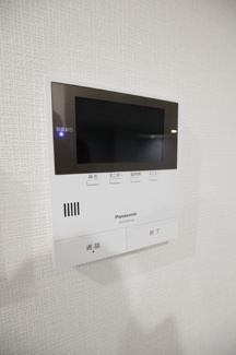 ※別室参考写真◆来訪者をしっかり確認できるTVモニターホン◆