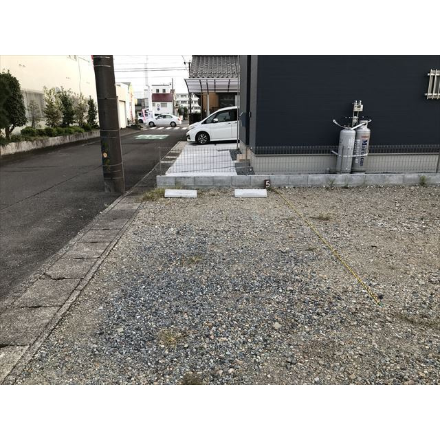 岐阜市加納竜興町１丁目の駐車場の外観