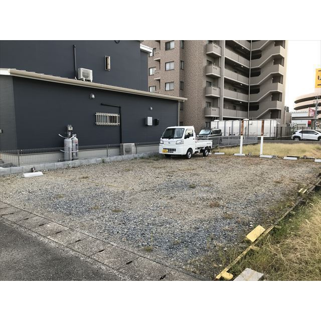 岐阜市加納竜興町１丁目の駐車場