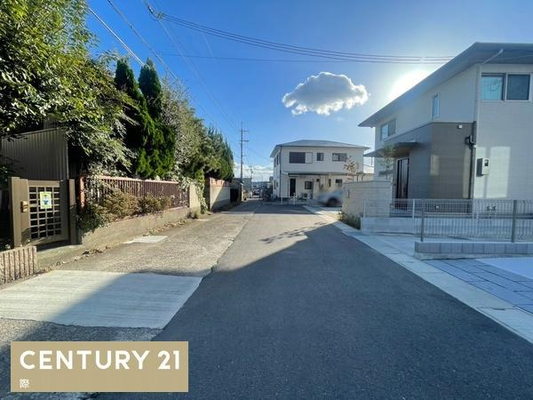 和歌山市上野の売地の前面道路含む現地写真