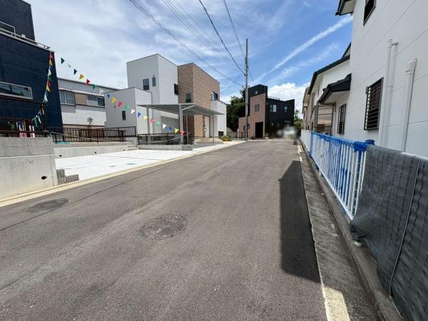 和歌山市和歌浦中1-1　新築戸建の前面道路含む現地写真