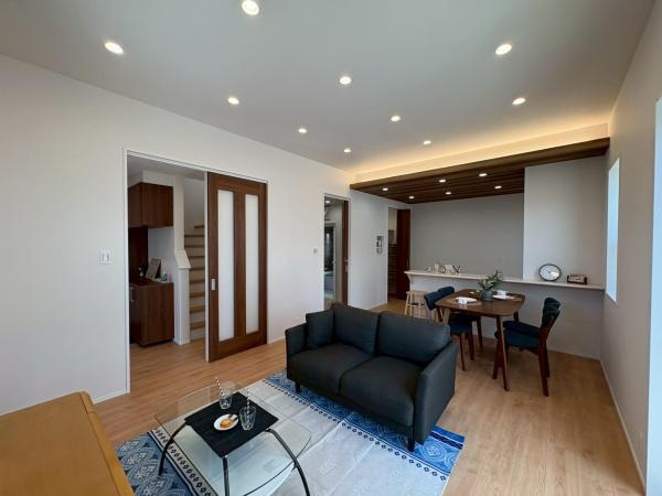 和歌山市和歌浦中1-1　新築戸建の居間・リビング