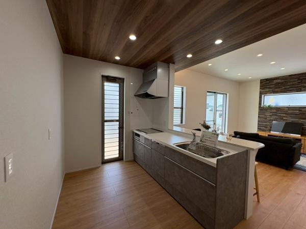 和歌山市和歌浦中1-1　新築戸建のキッチン